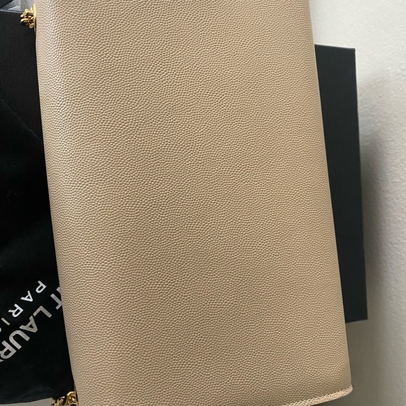 Saint Laurent Kate Monogramme Biege Medium Handbag with Gold Hardware - Picture 8 of 12